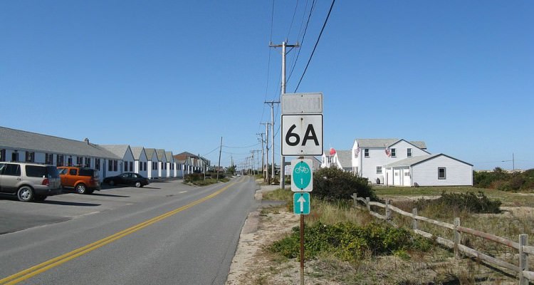 1024px-Claire_Saltonstall_Bikeway_on_MA_Route_6A_northbound,_Truro_MA